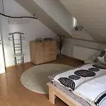 Zur Burgmauer *